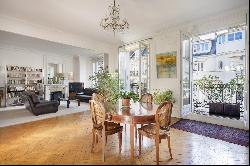 Paris 7th District – A 4/5 bed apartment