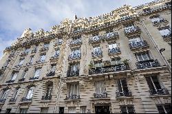 Paris 7th District - Invalides-  A 4/5 bed apartment