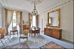 Versailles – An elegant 3/4 bed apartment