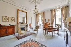 Versailles – An elegant 3/4 bed apartment