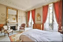 Versailles – An elegant 3/4 bed apartment