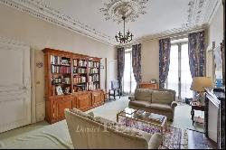 Versailles – An elegant 3/4 bed apartment