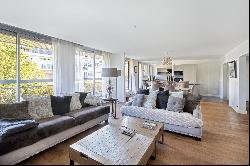 Neuilly-sur-Seine  -  A peaceful apartment with an extensive terrace