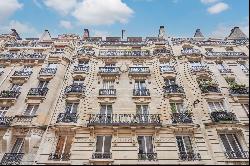 Paris 7th District – A bright 3-bed apartment