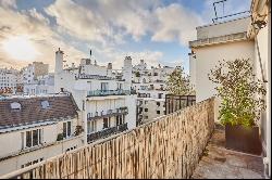 Paris 15th District -  A 3-bed apartment bathed in sunshine