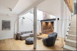 Neuilly-sur-Seine  -  A  superb 4-bed Town House