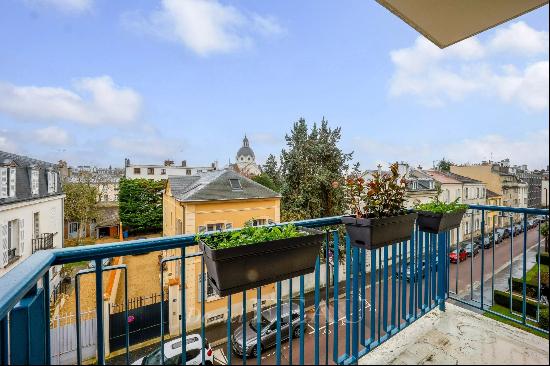 Versailles Rive Droite - A 3/4 bed family apartment