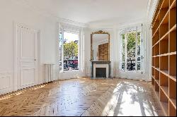 Paris 6th District – An elegant 4-bed apartment