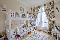 Paris 16th District – A bright 3-bed family apartment