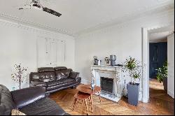 Sale - Apartment Paris 4th (Saint-Merri)