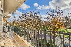 Neuilly-sur-Seine   - A 2-bed apartment with a balcony