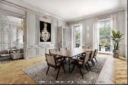 Paris 8th District – A magnificent 5-bed apartment facing Parc Monceau