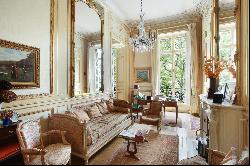 Paris 8th District – A magnificent 5-bed apartment facing Parc Monceau