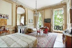 Paris 8th District – A magnificent 5-bed apartment facing Parc Monceau