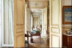 Paris 8th District – A magnificent 5-bed apartment facing Parc Monceau