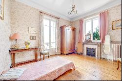 Versailles - A 4-bed family apartment