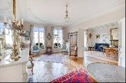 Versailles - A 4-bed family apartment