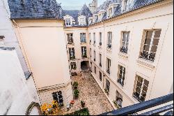 Paris 4th District – A superb pied a terre