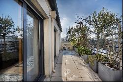 Paris 16th District - A 3-bed apartment with terraces