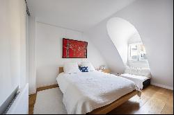 Paris 16th District - A 3-bed apartment with terraces