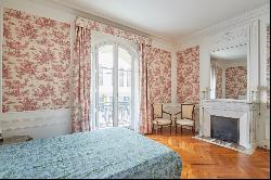 Paris 16th District – A 4/5 bed apartment