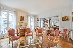 Paris 16th District – A 4/5 bed apartment