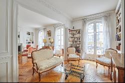 Paris 16th District – A 4/5 bed apartment