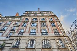 Paris 7th District – A 4-bed family apartment