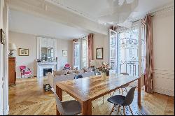 Paris 7th District – A 4-bed family apartment