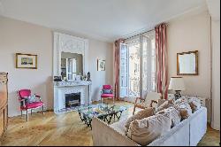 Paris 7th District – A 4-bed family apartment