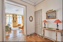 Paris 17th District – An elegant 4-bed apartment