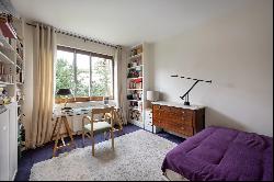 Neuilly-sur-Seine  -  A 4-bed family apartment