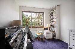 Neuilly-sur-Seine  -  A 4-bed family apartment