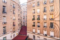 Paris 7th District – A 3/4 bed apartment commanding a magnificent view