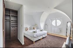 Sale - Apartment Paris 16th (Porte-Dauphine)