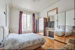 Paris 8th District – An elegant 7-room apartment