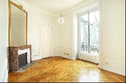 Paris 16th District – A magnificent 5-bed apartment