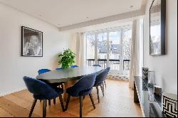 Paris 8th District – A 3-bed apartment with a terrace in a prestigious location