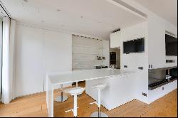 Paris 8th District – A 3-bed apartment with a terrace in a prestigious location