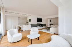 Paris 8th District – A 3-bed apartment with a terrace in a prestigious location