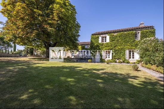 Superb character property located between Cognac and Angouleme