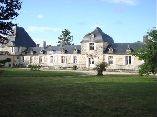 For Sale magnificent 17th century Chateau in Charente-Maritime