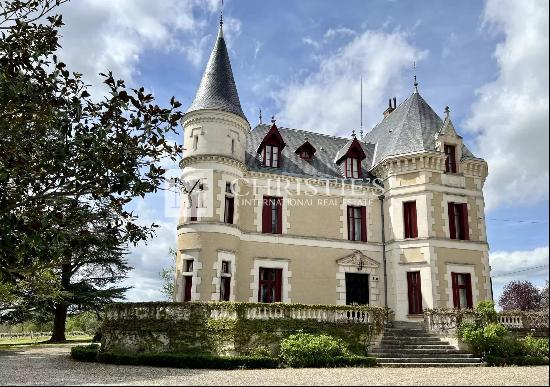 For sale Chateau with domaine and 74 hectares