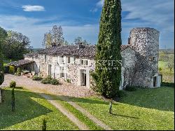 Fabulous west Dordogne property with pool and views for sale