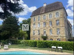 For Sale 18th century Dordogne château with pool