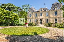 Stunning village Chateau with Pool near Saint-Émilion