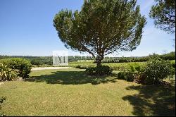 Elegant Farmhouse + vineyard views near St Emilion