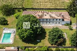 Large stone house with pool in Saint-Emilion