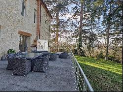 Remarkable Manoir with guest house,  pool  and  jacuzzi,  40 acres of land, close to AGEN