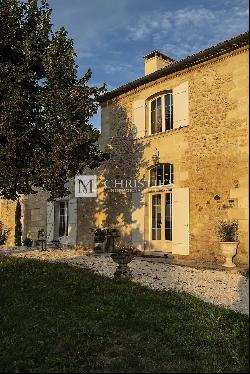 For sale beautiful turnkey lifestyle passion vineyard estate on the banks of the Dordogne